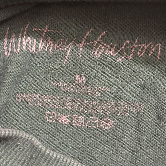 Whitney Houston NWOT Green Band Tee Unisex Size Medium - Picture 4 of 4
